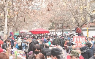 西安哪里有卖中老年女士服装的西安休闲服饰市场在哪里「急急急，请问西安哪里有卖中老年女士服装的？」