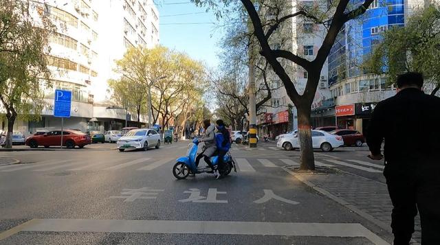 西安公馆足浴按摩(西安城里的街道)  第40张