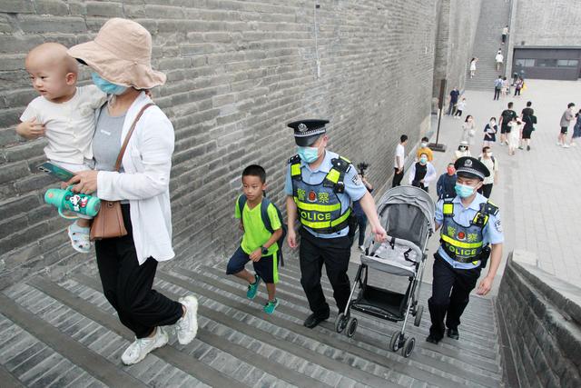 西安足浴按摩南门(“桑拿”天中的西安警察)  第5张