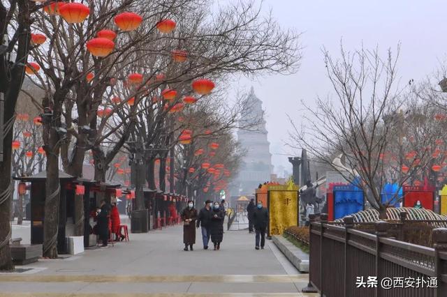 西安 足浴按摩 大唐(“不倒翁小姐姐”带火的大唐不夜城)  第16张