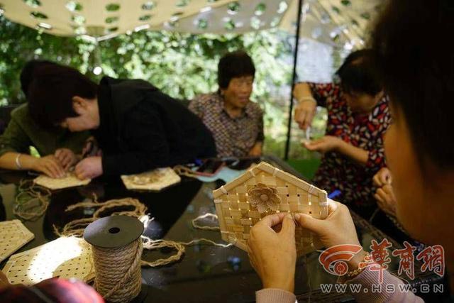 西安长安足浴按摩店(“三秦巧娘”手工坊带领妇女激发“指尖经济”)  第2张