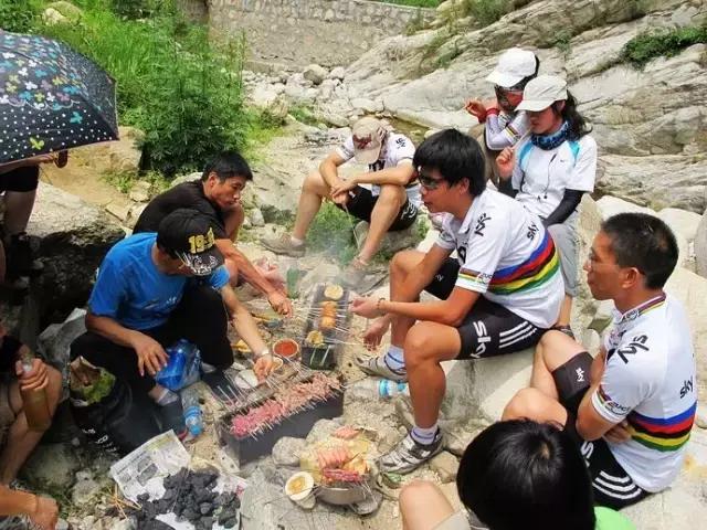 按摩足浴店西安自助烧烤(西安周边不可错过的十大自助烧烤胜地)  第6张