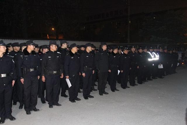 万达附近足浴按摩西安市场(未央百余名警力突击夜查万达广场周边重点场所)  第1张