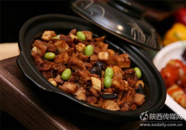 中国各省市有名的美食一条街都有哪些,上海美食街大全  第14张