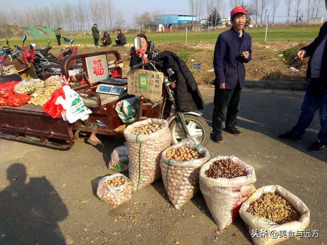 自由市场环山路边的“网红”舞场，人多车多，  第14张