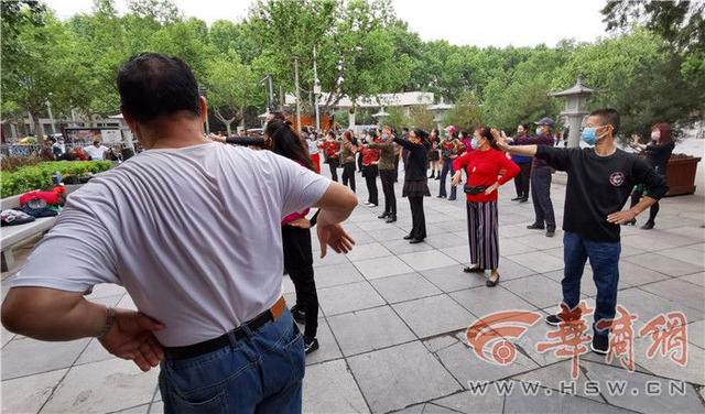 西安兴庆宫公园禁止在公园里跳舞  第3张