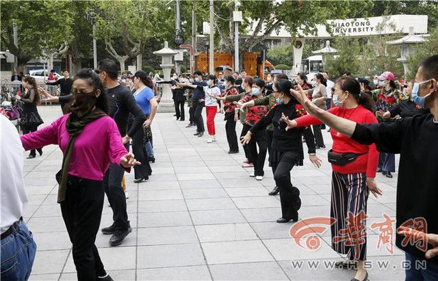 西安兴庆宫公园禁止在公园里跳舞  第4张