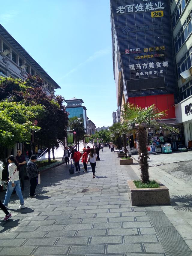 西安那家服装批发市场好点，又便宜，质量又好？「西安休闲男装牛仔市场报价」  第4张