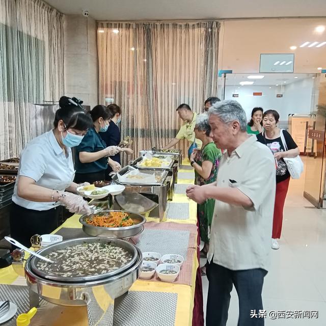 西安首家酒店式“老年餐厅”正式开业，200名老人慕名而来「西安空港新城“五金”保障体系即征迁补偿收“现金”」  第2张