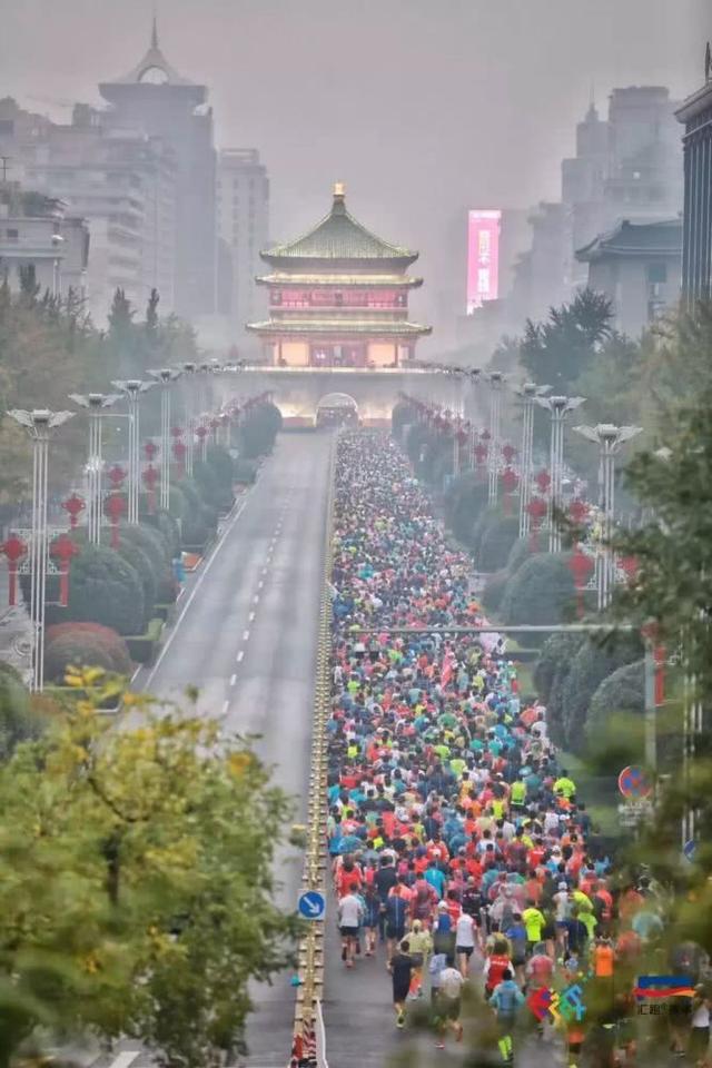 西安有多少家健身馆？「第三届西安国际马拉松雨中开跑，西安国际马拉松开跑」  第1张