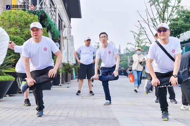 西安休闲服饰厂家直销批发西安白马服装批发市场怎样「西安休闲服饰厂家直销批发」  第7张