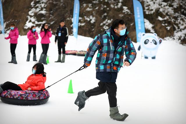 西安春节休闲西安春节休闲北京冬奥会带来的冰雪热潮在古城持续升温「西安春节休闲、北京冬奥会带来的“冰雪热潮”在古城持续升温」  第5张