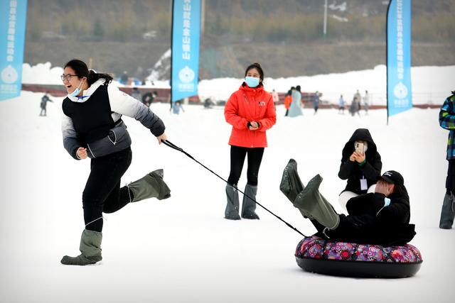 西安春节休闲西安春节休闲北京冬奥会带来的冰雪热潮在古城持续升温「西安春节休闲、北京冬奥会带来的“冰雪热潮”在古城持续升温」  第6张