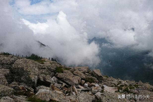 西安旅游攻略之秦岭篇「秦岭主峰鳌山和四十里跑马梁可见第四纪冰川地貌壮观」  第30张