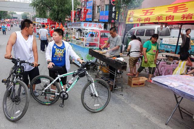 西安什么地方适合摆小吃摊呢「西安适合卖小吃的地方」  第1张