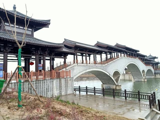 西安雁鸣湖风雨廊桥上的风雨廊桥，美丽的风雨廊桥「西安市中心的涝河上叫什么名字」  第1张