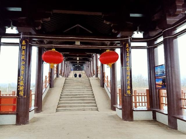 西安雁鸣湖风雨廊桥上的风雨廊桥，美丽的风雨廊桥「西安市中心的涝河上叫什么名字」  第14张