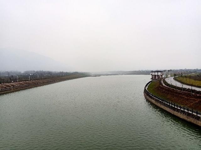 西安雁鸣湖风雨廊桥上的风雨廊桥，美丽的风雨廊桥「西安市中心的涝河上叫什么名字」  第11张