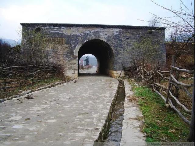 秦岭通道中最短且最短且最险峻的古道，最短且最险峻的古道「傥骆道是一条奇险的山路」  第15张