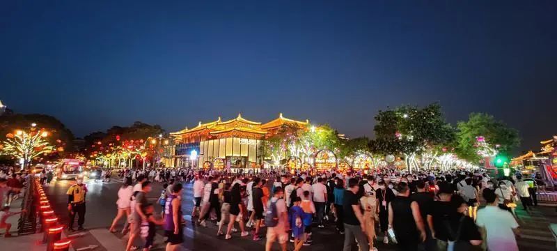 这里是越夜越活力的西安！打造10个夜间消费聚集区 -第2张图片