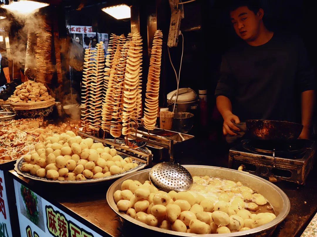 遍地碳水美食，逛上千遍也不厌！最适合citywalk的千年古都！-第73张图片