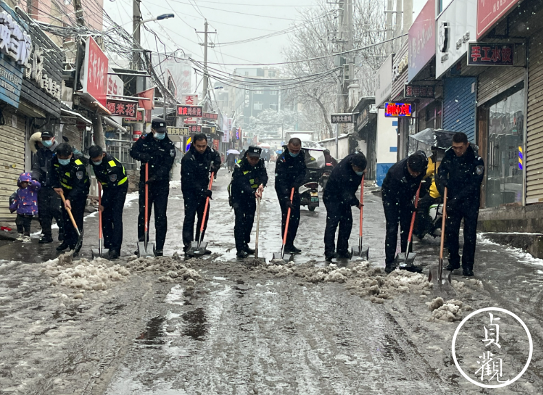 昨天的西安人有多快乐？你根本不懂昨天的雪带来了多少欢乐-第14张图片