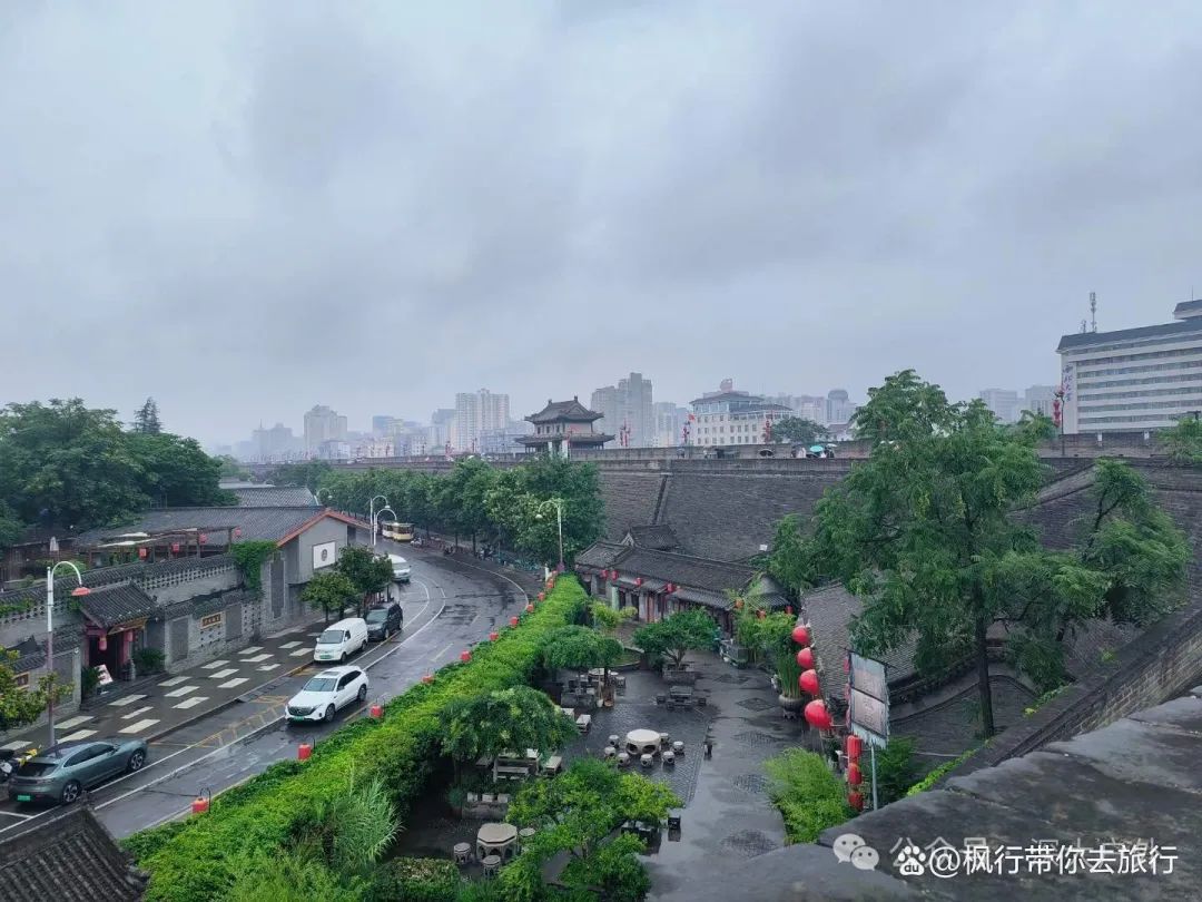 穿越千年的历史长河，探寻古城的韵味与美食——西安旅游小记-第1张图片