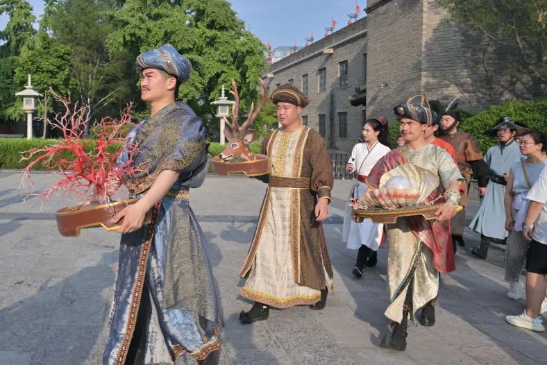 西安城墙暑期夜游活动圆满落幕！旅游就来西安！-第26张图片