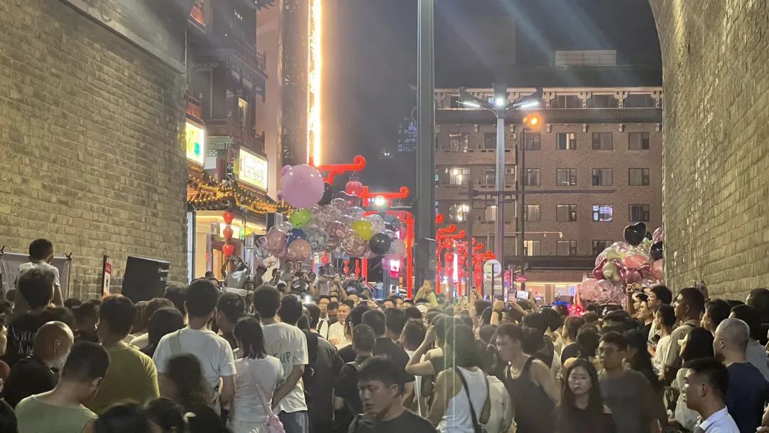 中秋节前的永宁门之夜成了民间音乐广场？西安中秋旅游分享-第4张图片