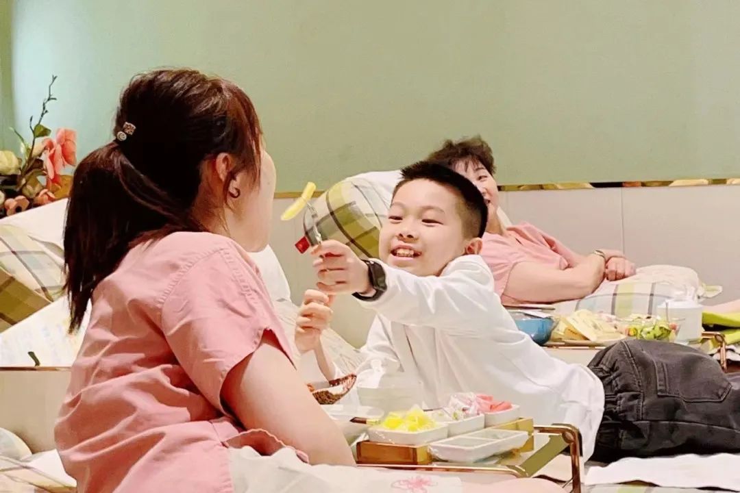 多久没有给妈妈洗过脚了?母亲节可以带妈妈去的足浴!西安足浴按摩店推荐 第3张