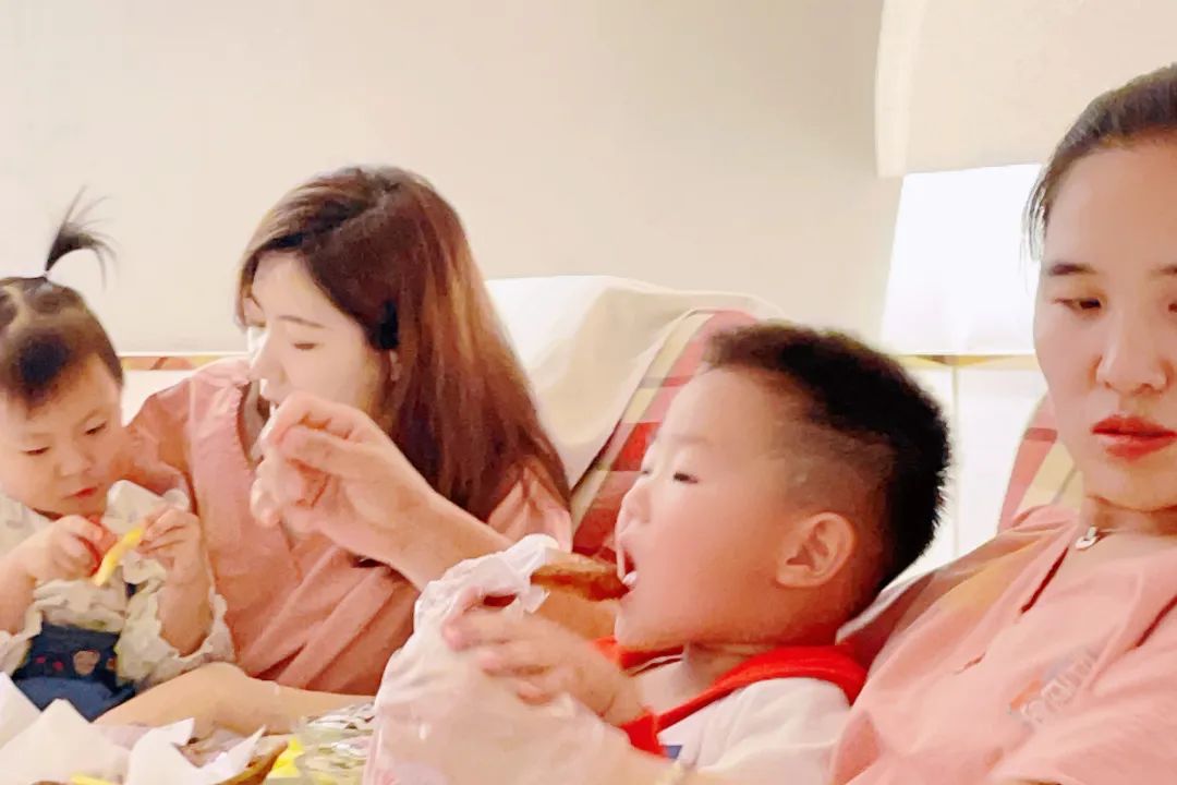多久没有给妈妈洗过脚了?母亲节可以带妈妈去的足浴!西安足浴按摩店推荐 第6张